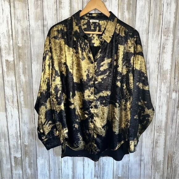 JODIFL Tops - Jodifl Metallic Gold & Black Oversized Button Up